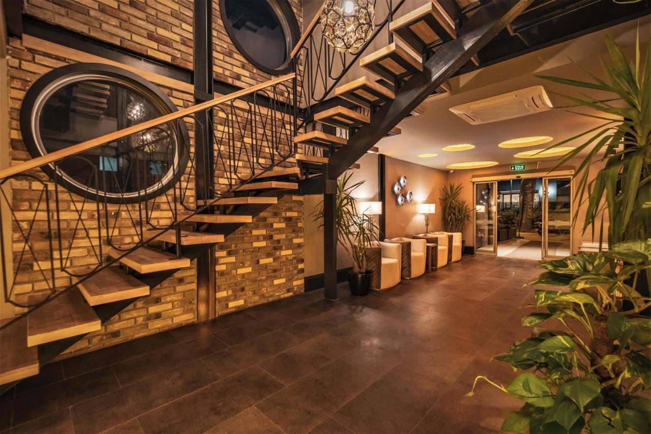 Hotel Marina Bay Goecek מראה חיצוני תמונה